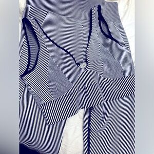 Optical Illusion Stripe Black and White Athletic Set Bra Top and Leggings